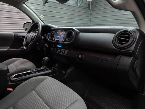 Used 2022 Toyota Tacoma SR AWD/4WD image 14