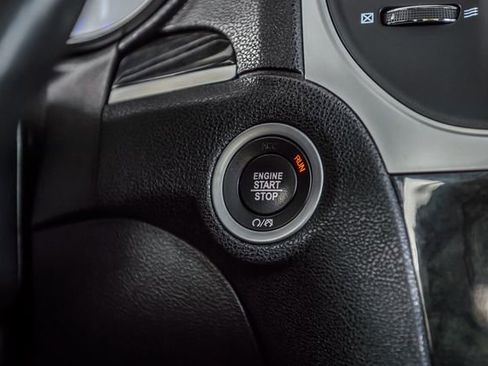 Used 2020 Chrysler 300 Limited image 30