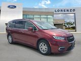 Used 2021 Chrysler Pacifica Touring-L image 3