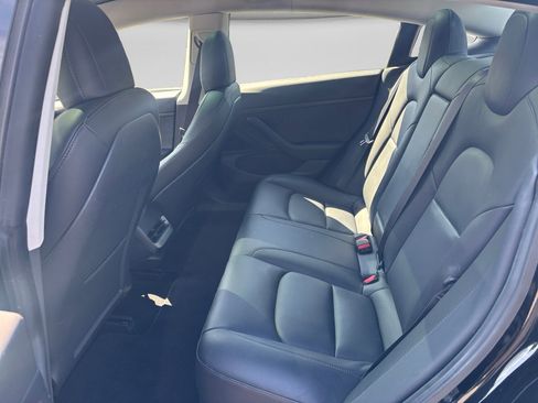 Used 2020 Tesla Model 3 Standard Range RWD image 10