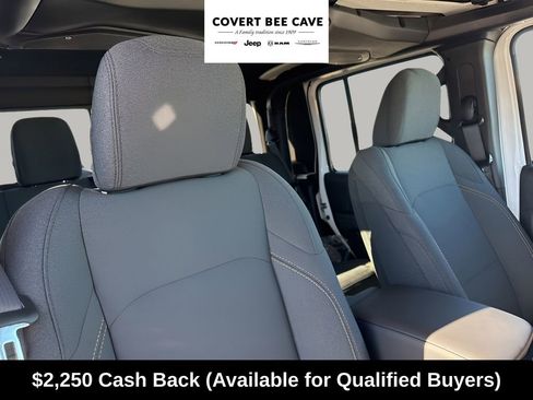 New 2025 Jeep Gladiator Willys image 13