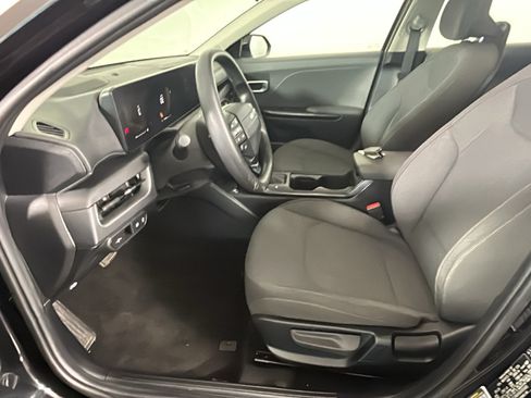 Used 2025 Kia K4 FWD image 11