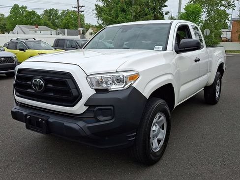 Certified 2022 Toyota Tacoma SR AWD/4WD image 3
