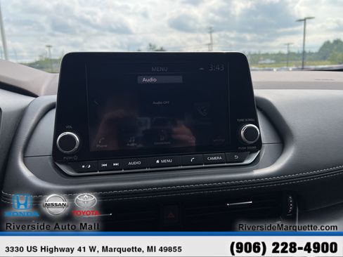 Used 2023 Nissan Rogue SV image 17