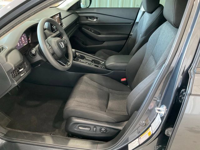 Certified 2025 Honda Accord SE image 3