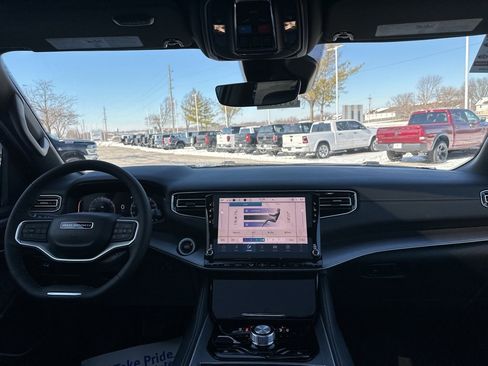 New 2026 Jeep Grand Wagoneer image 3