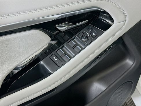 Used 2023 Land Rover Range Rover Evoque S image 15