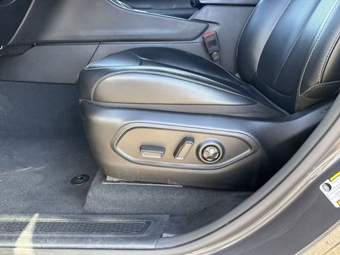 Used 2024 Jeep Grand Cherokee L Limited w/ Luxury Tech Group II image 18