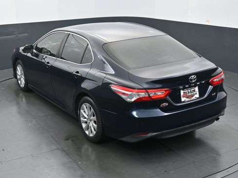 Used 2018 Toyota Camry LE image 30
