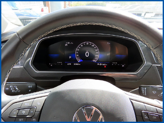 Used 2023 Volkswagen Tiguan SE AWD/4WD image 14