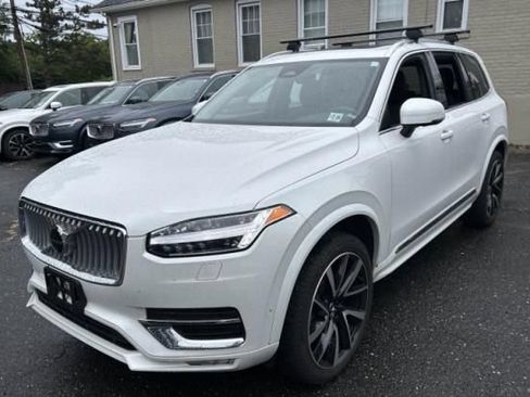 Used 2024 Volvo XC90 B5 Plus AWD/4WD image 2