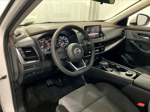 Used 2023 Nissan Rogue SV AWD/4WD image 8