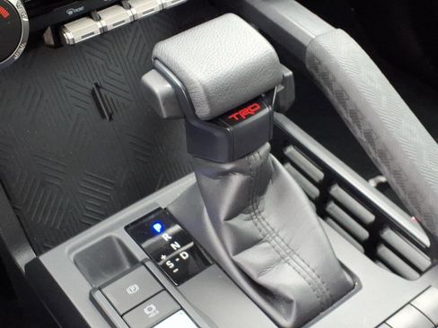 Used 2025 Toyota Tacoma TRD Off-Road AWD/4WD image 15