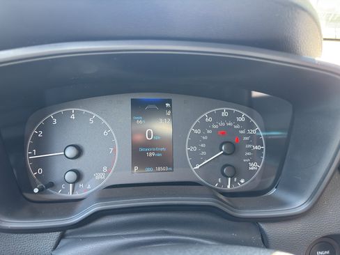 Certified 2024 Toyota Corolla Cross LE w/ Moonroof Package image 5