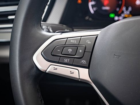 Used 2025 Volkswagen Atlas Peak Edition SE image 26