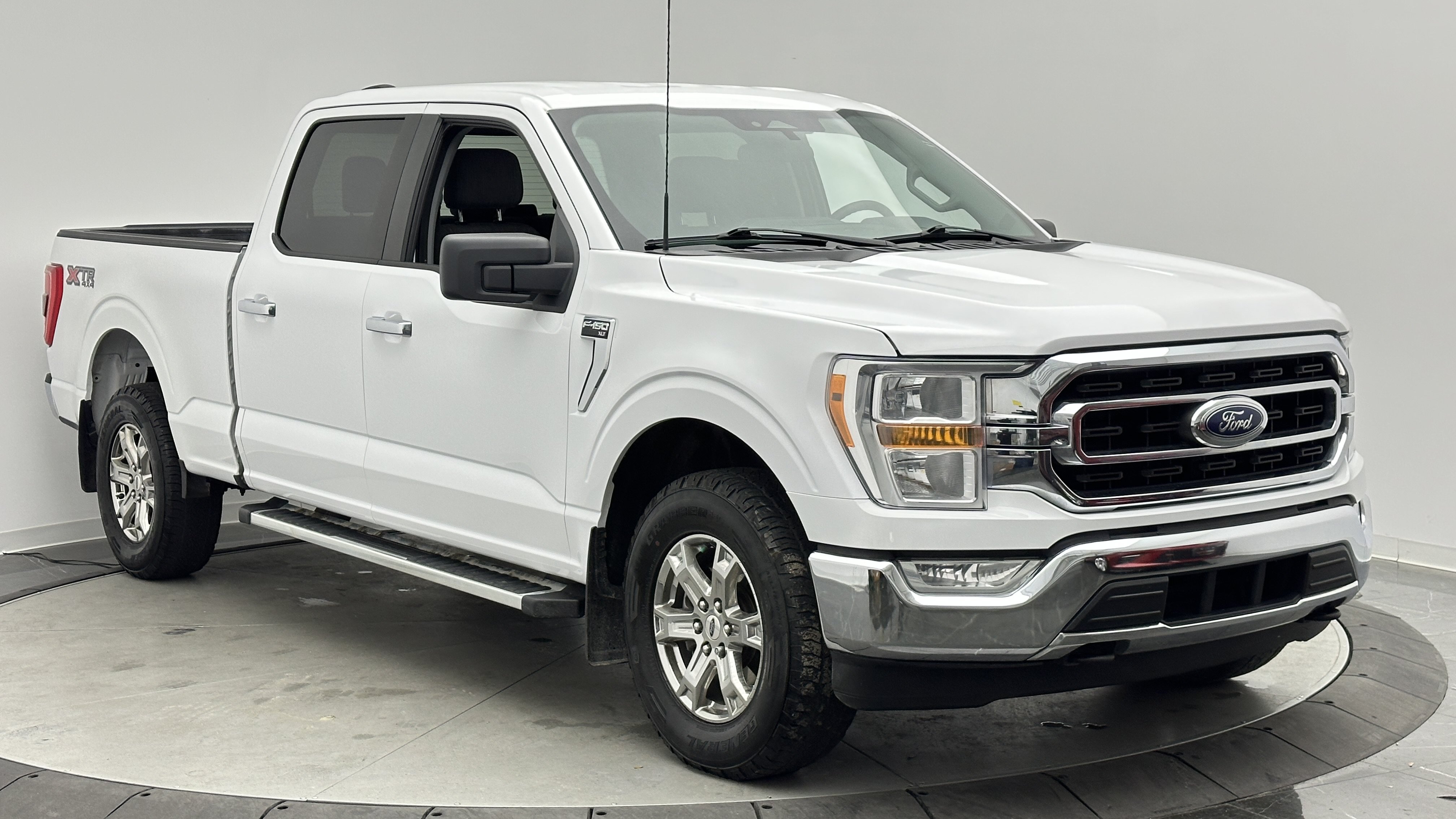 Used 2023 Ford F150 XLT w/ XTR Package AWD/4WD image 3