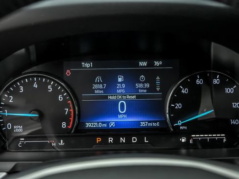 Used 2024 Ford Explorer XLT w/ Equipment Group 202A AWD/4WD image 20