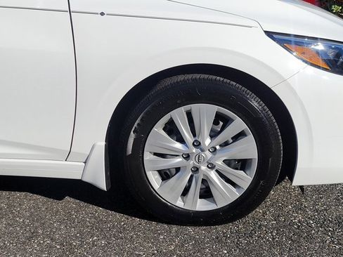 Used 2025 Nissan Sentra S image 6