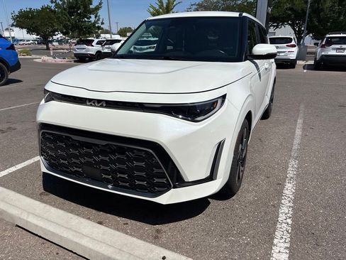 Used 2023 Kia Soul GT-Line w/ GT-Line Technology Package FWD image 3