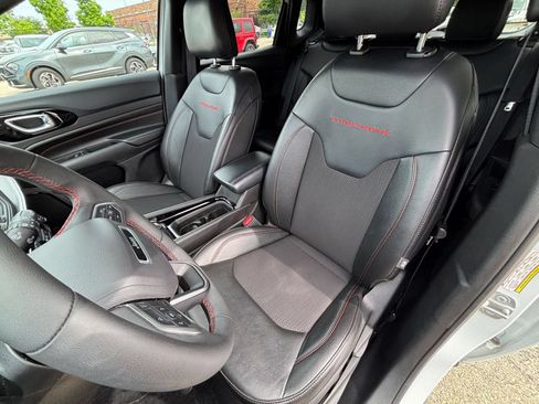 Used 2025 Jeep Compass Trailhawk AWD/4WD image 35