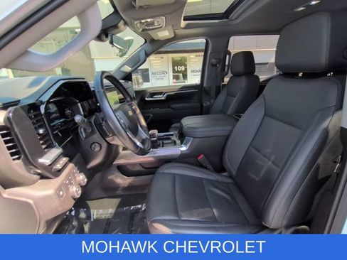Used 2025 Chevrolet Silverado 1500 LTZ w/ LTZ Premium Package AWD/4WD image 20