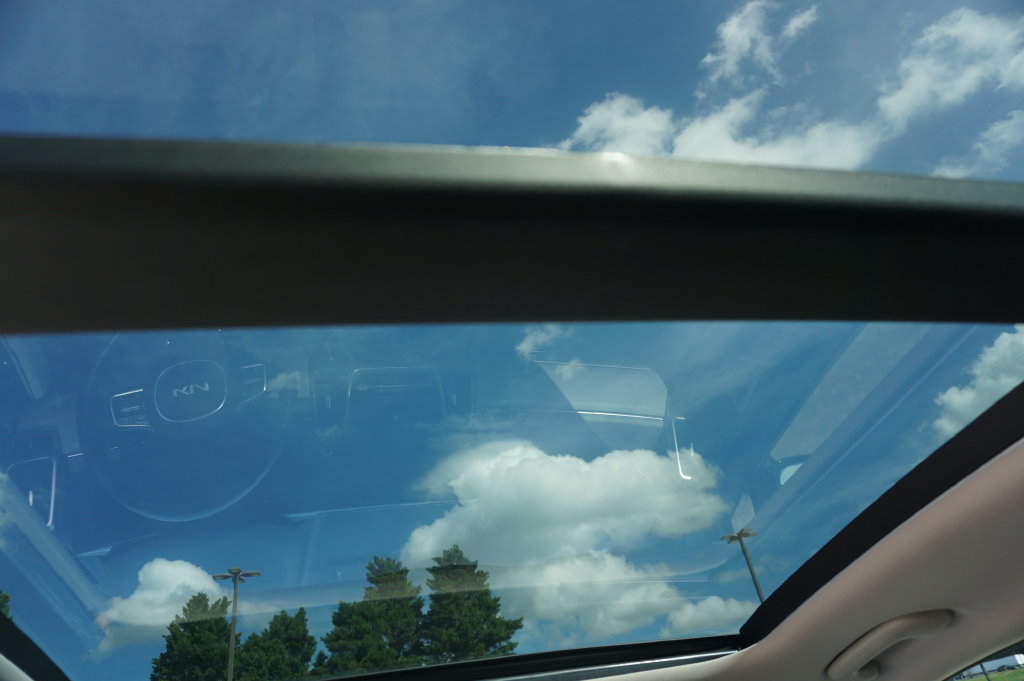 Used 2023 Kia Sorento EX w/ Panoramic Sunroof Package FWD image 14