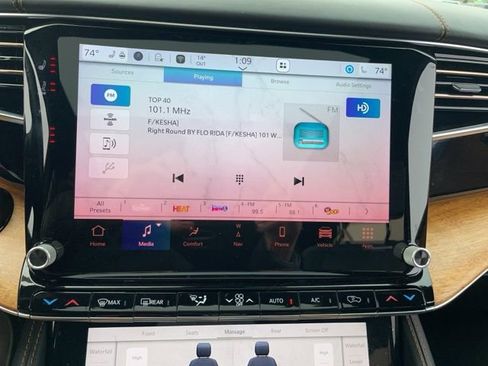 Used 2022 Jeep Grand Wagoneer Series III image 12