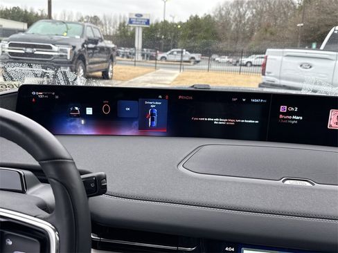 Used 2025 Lincoln Navigator L Reserve w/ Jet Appearance Package image 29