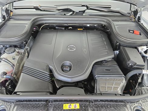 New 2026 Mercedes-Benz GLS 450 4MATIC image 32