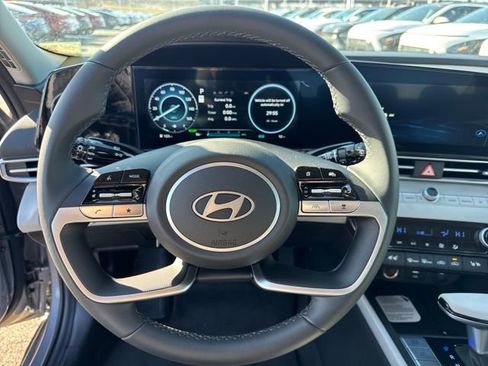 New 2026 Hyundai Elantra Limited image 17