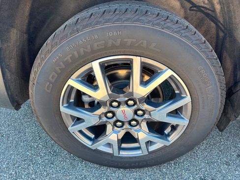 Used 2022 GMC Acadia SLT w/ Technology Package AWD/4WD image 29