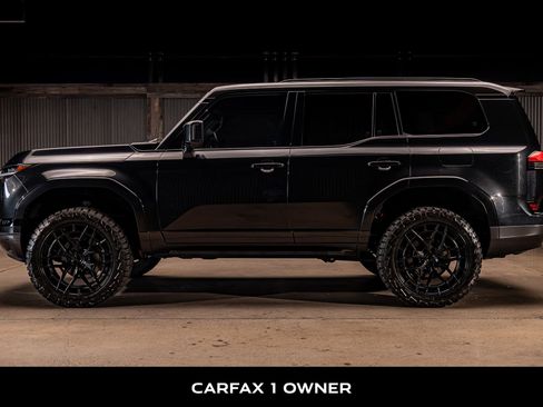 Used 2025 Lexus GX 550 w/ Cold Area Package image 5