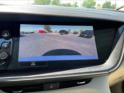 Used 2021 Buick Envision Essence FWD image 29