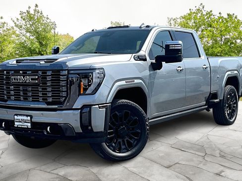 Used 2024 GMC Sierra 2500 Denali Ultimate image 12