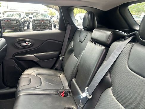 Used 2019 Jeep Cherokee Limited AWD/4WD image 11