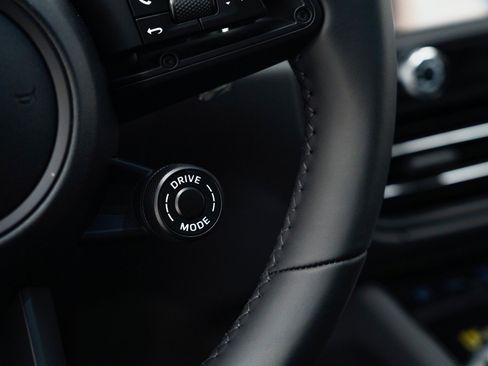 New 2026 Porsche Macan S image 31