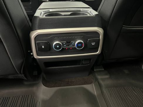 Used 2022 Ford Expedition Limited w/ Equipment Group 304A image 30
