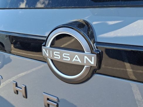 New 2026 Nissan Pathfinder Platinum AWD/4WD image 12