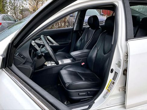 Used 2010 Toyota Camry SE image 7