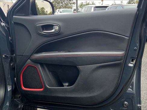 Used 2018 Jeep Compass Trailhawk w/ Navigation Group image 21