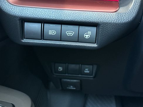 New 2026 Toyota Prius Plug-In Hybrid FWD image 30