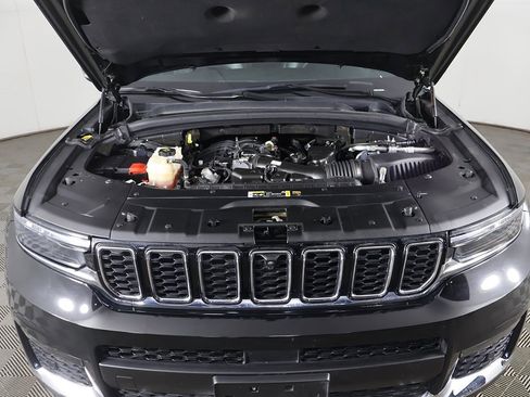 Used 2024 Jeep Grand Cherokee L Limited w/ Luxury Tech Group II image 25