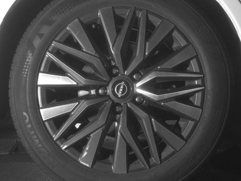Used 2025 Nissan Altima 2.5 SV FWD image 15