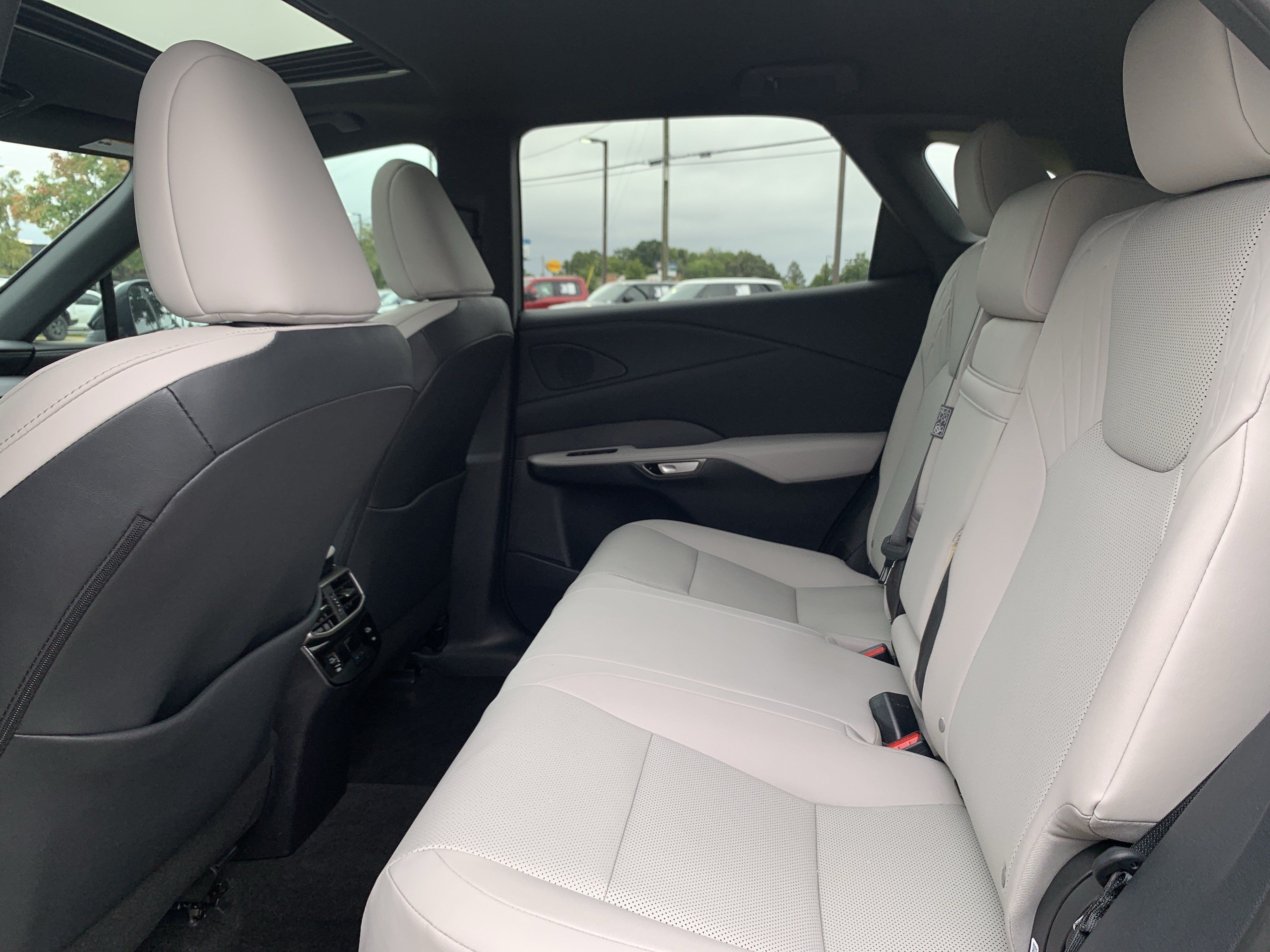 Used 2026 Lexus RX 350 F Sport w/ Convenience Package AWD/4WD image 32