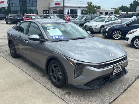 Used 2025 Kia K4 FWD image 1