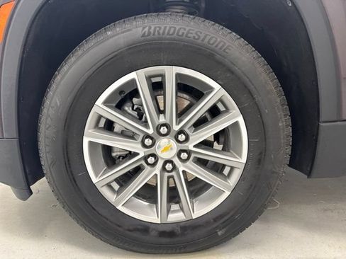 Used 2023 Chevrolet Traverse LT FWD image 36