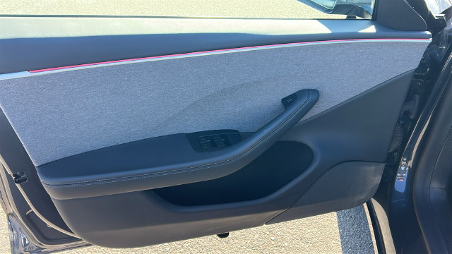 Used 2025 Tesla Model 3 Long Range RWD image 16