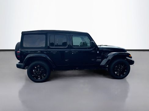 Used 2024 Jeep Wrangler Unlimited Sahara AWD/4WD image 8
