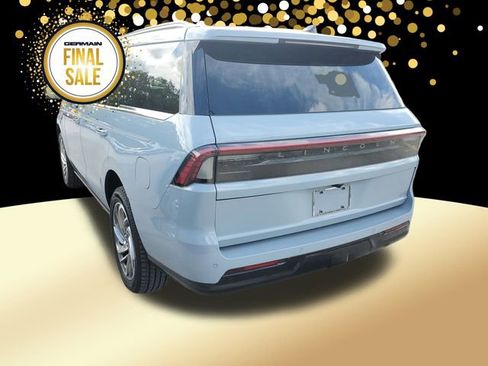 New 2025 Lincoln Navigator Reserve image 8