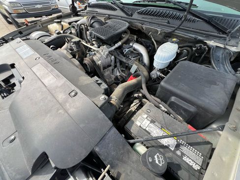 Used 2006 Chevrolet Silverado 2500 LT w/ Heavy-Duty Power Package RWD image 23